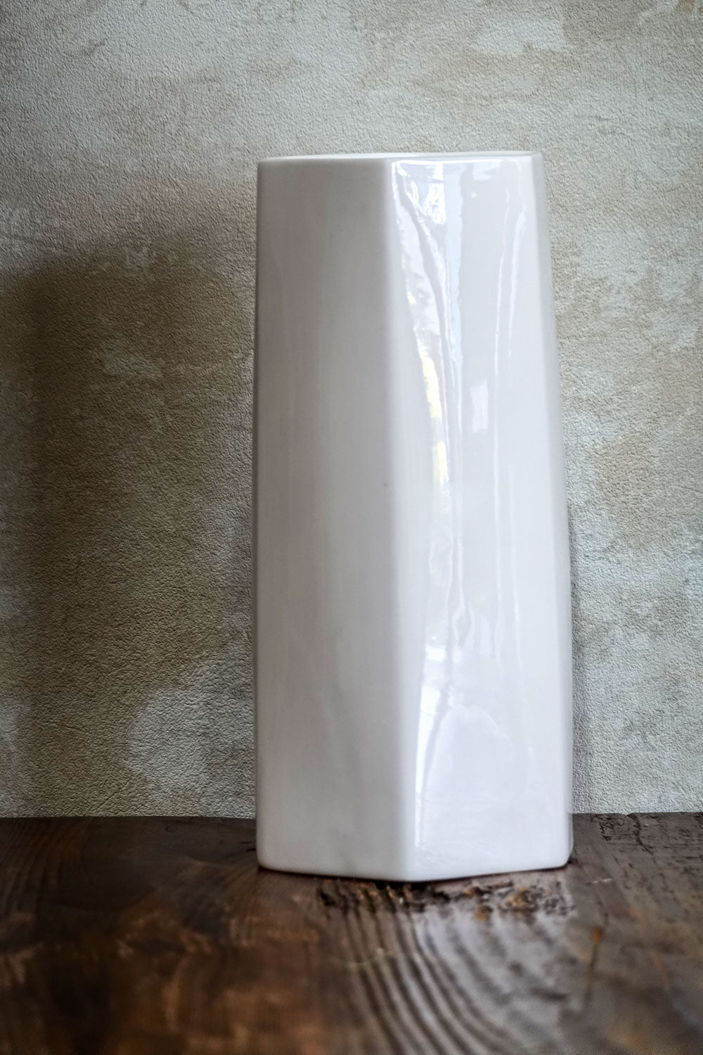 Flower base white
